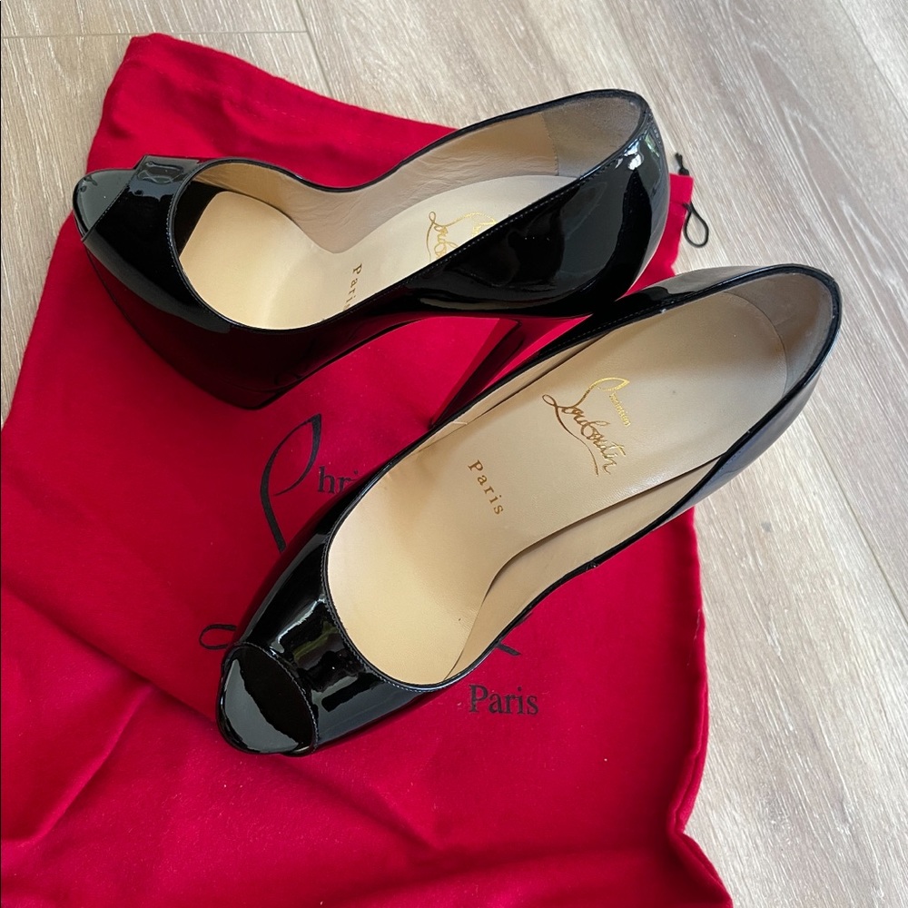 Shoes - Picture 3 of 6